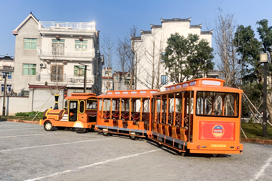 路面電車型大型無軌道観光列車