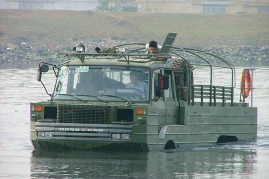 水陸両用車の救難・救助版